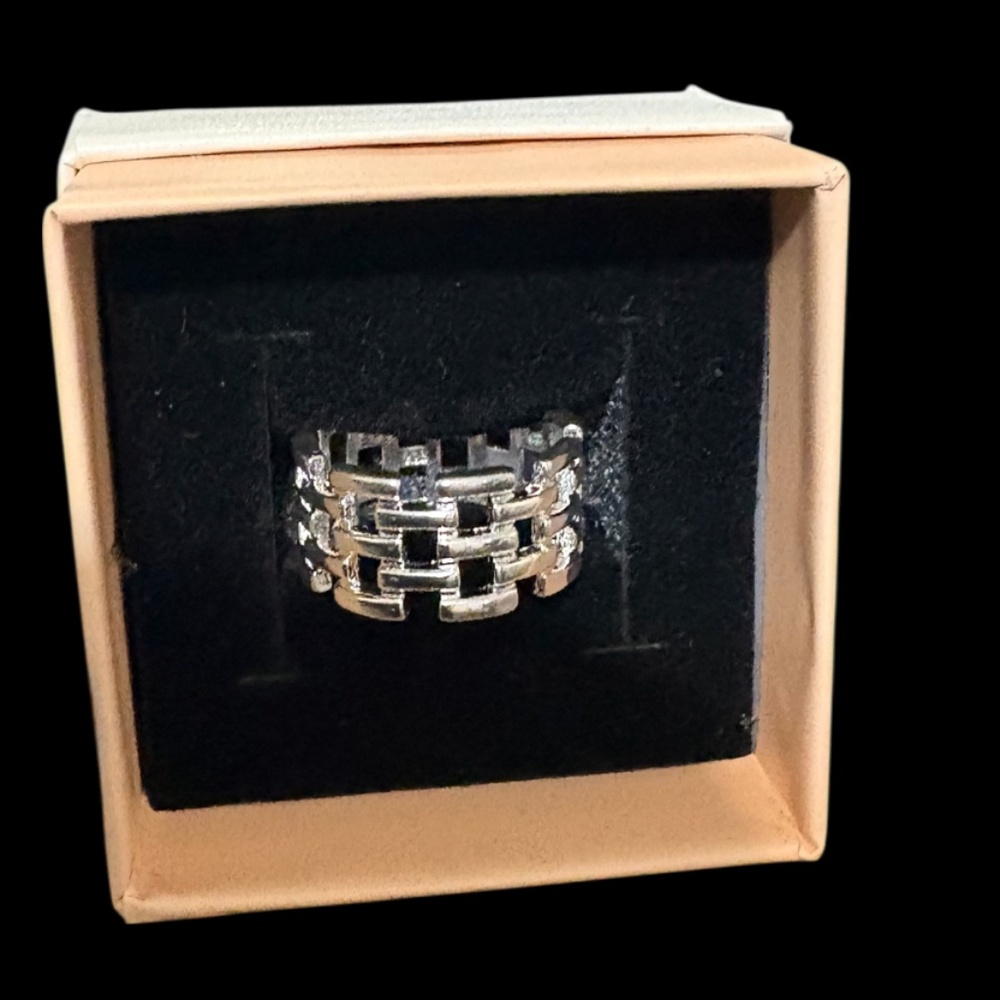 Silver chain link ring